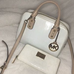 ❌🚫SOLD🚫❌Michael Kors White Bag and Wallet Set